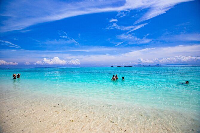 Bamboo Island and Phi Phi Island Full Day Tour From Phuket - Lunch expectations: great location, mixed food feedback
