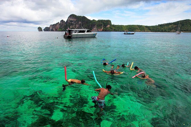 Blu Anda Catamaran to Phi Phi from Phuket - Lunch onboard with views: food that keeps the day moving