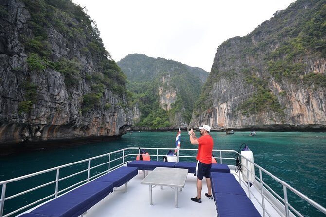 Blu Anda Catamaran to Phi Phi from Phuket - Tonsai Bay late-day time: beach, rinse, and small choices
