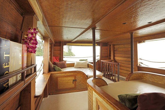 - Comfortable boat for cruising in Phang Nga Bay - The "Must-Do"! - The Buffet Lunch and Included Snacks: Why This Day Stays Comfortable