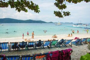Coral Island & Racha Island Speedboat Excursion - Racha Yai and Ao Tawan Tok: White Sand in a U-Shaped Bay