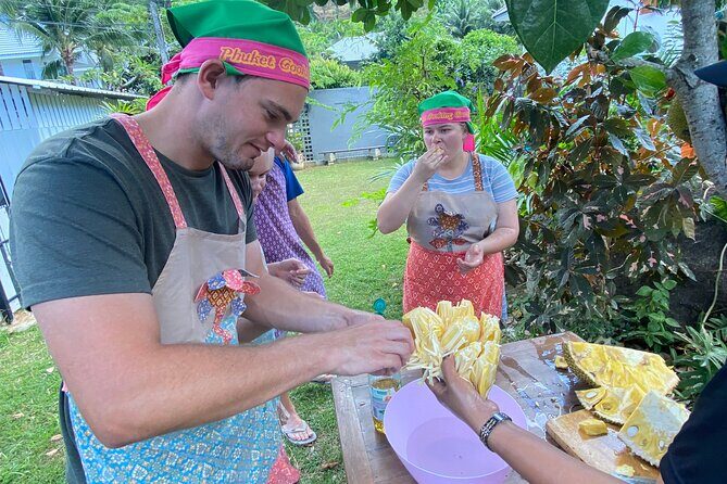 Half day Thai cooking Class + Market tour+Garden tour - Transportation and meeting point: plan around pickup gaps