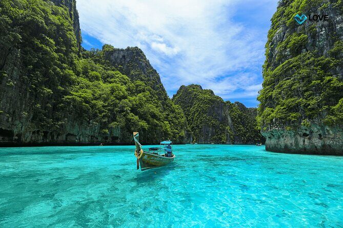 Hype Yacht : VIP Tour Phi Phi Island & Maya Bay from Phuket - Boat comfort and crew style: where the reviews line up with reality