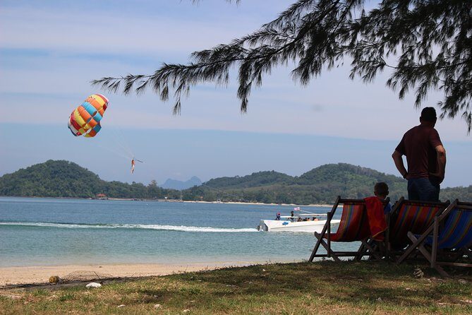James Bond & Canoeing Day Trip with Lunch - Speedboat cruise to Phang Nga Bay: efficient and loud (in a fun way)