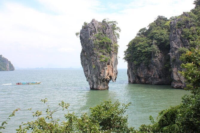 James Bond Island Big Boat Tour from Phuket - Koh Panak Cave and the Hond-area canoeing: where the day turns special