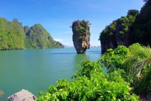 James Bond Island Day Trip With Sea Canoeing - Wat Suwan Kuha and Monkey Cave: A Short Stop That Sets the Mood