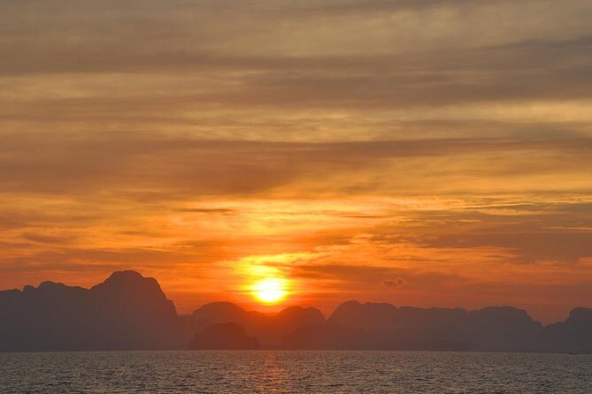 John Gray's Adventure Hong by Starlight in Phang Nga Bay - Kayaking Phang Nga Bay: caves, secret lagoons, and squeezing through tight spaces