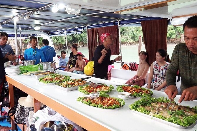 John Gray's Sea Canoe Hong by Starlight Tour - Guides and canoe captains: what to expect from the crew