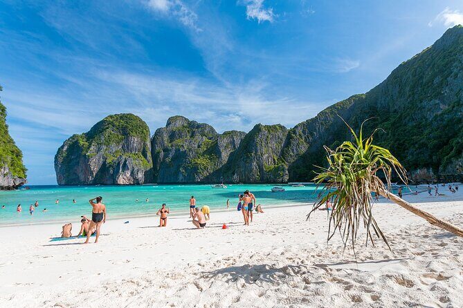 Maya Bay, Phi Phi & Bamboo Island Premium Trip by Seastar From Phuket - Ko Phi Phi Don Lunch Stop: Eat Well and Keep the Day Moving