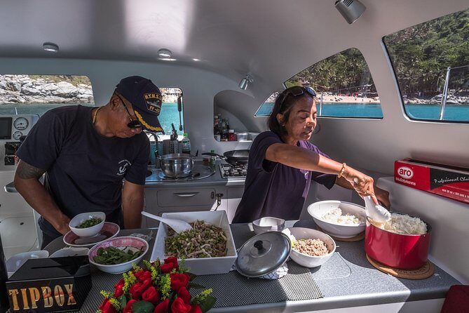 New Power catamaran for Phang Nga and Phi Phi island excursions - Hot Chili power catamaran: what new speed and stability mean