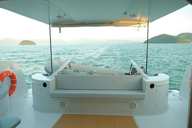New Power catamaran for Phang Nga and Phi Phi island excursions - What’s included on board: lunch, drinks, snorkeling gear, and WiFi