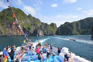 One Day Phi Phi Islands Trip By Ferry From Phuket - Ko Phi Phi Le: Boat Views, Cave Territory, and the Best Way to See It
