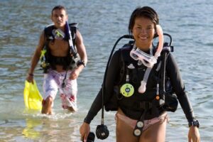 Open water scuba certifiication course with beach dives - Day 1: E-Learning, Paperwork, Fittings, and Pool Skills
