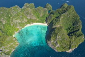 Phi Phi Bamboo Islands Fullday - Premium - Pileh Bay (Pileh Lagoon): Emerald Water With a Short Swim Window