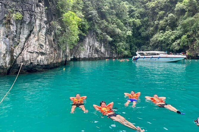 Phi Phi Island Adventure Day Tour from Phuket Speedboat/Catamaran - Phi Phi Don lunch break: buffet lunch on the island