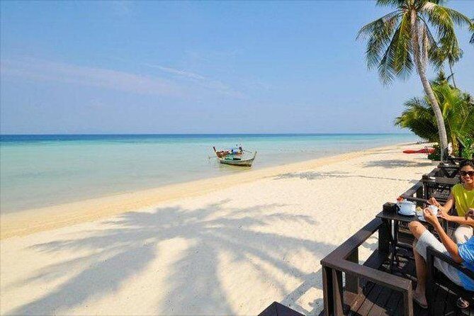 Phi Phi Island Tour by Big Boat by Royal Jet Cruiser (First Class) - Should You Book This First-Class Phi Phi Day Trip From Phuket?