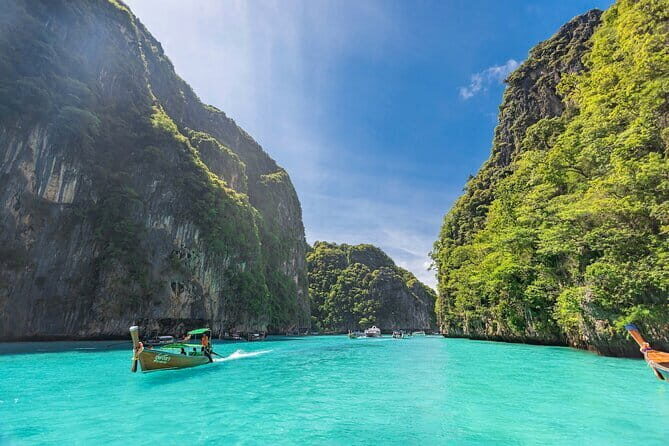 Phi Phi Islands and Khai Island by Premium Speed Catamaran - Pileh Bay (Pileh Lagoon): swim and jump in turquoise water