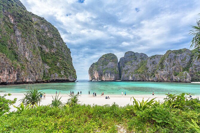 Phi Phi Islands and Khai Islands Snorkeling Tour By Speedboat From Phuket - The morning start from Phuket: 7:00 am and a big day ahead