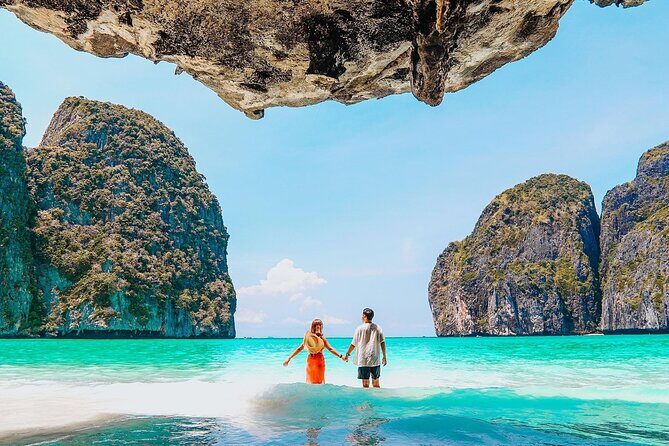 Phi Phi Islands Snorkeling Tour with 7 Stops & Lunch from Phuket - The pier breakfast and departure vibe