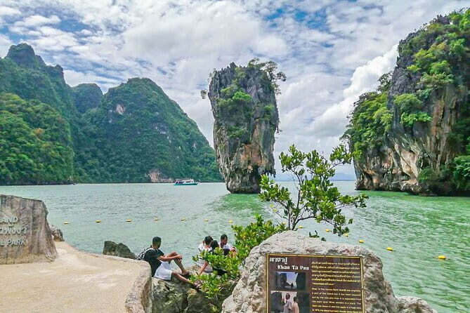 Phi Phi Islands Speedboat Tour: Khai & Maya - Maya Bay and Monkey Beach: tides, photos, and short beach moments