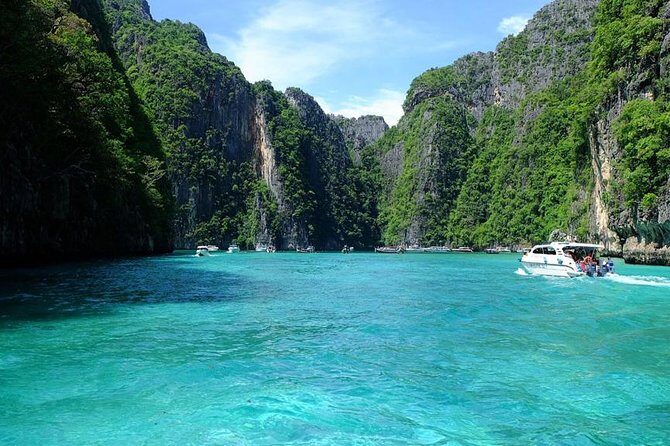 Phi Phi, Maiton, Khai Island Sunset Romantic Trip By Phuket Seahorse Marine - Phi Phi Don at Ton Sai Bay: lunch that actually sits right