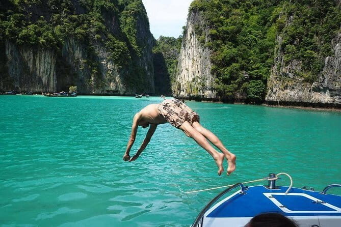 Phi Phi Maya and Maithon by Indigo Luxury Catamaran in Phuket - Maya Bay beach time: iconic, and sometimes busy