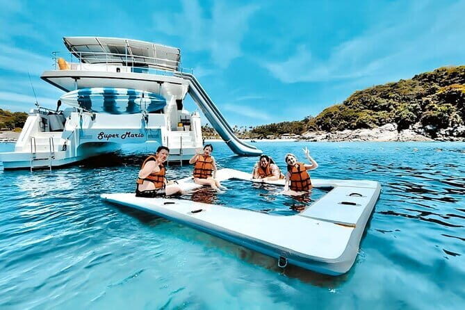 Phi Phi Maya and Maithon by Indigo Luxury Catamaran in Phuket - Guides and crew: the energy matters more than you think