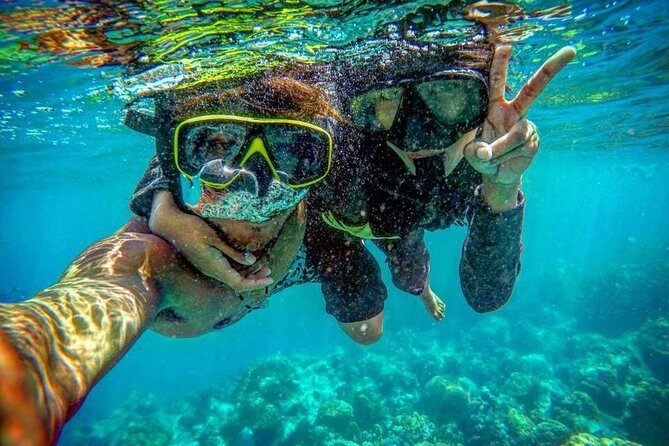 PHI PHI & MAYA & BAMBOO Premium Catamaran Max 28 pax - What the guide and crew affect (more than you think)