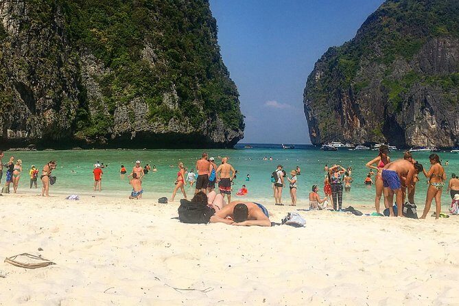 Phi Phi , Maya Bay & Khai Island snorkeling trip by Speed Boat - Stop 3: Ko Phi Phi Don Lunch and the Island Break