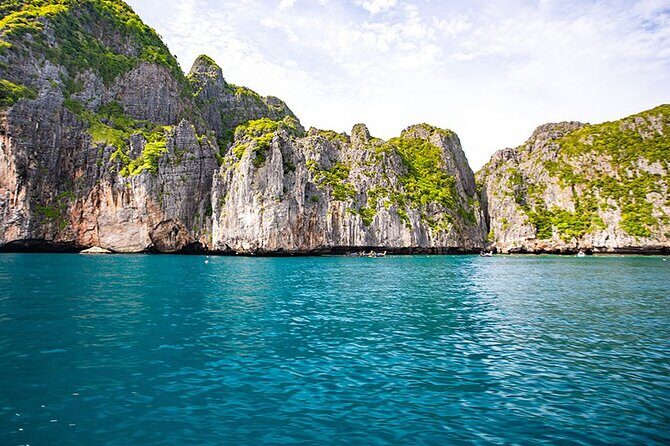 Phi Phi, Maya, Khai and Pileh Day Trip by Speed Catamaran From Phuket - Stop 3: Ko Phi Phi Le With Monkey Bay Snorkeling