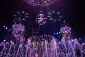 Phuket Circus - The Adrenaline Rush! - The Show’s Big Hits: Aerial Stunts, Water Acts, and Stage Effects