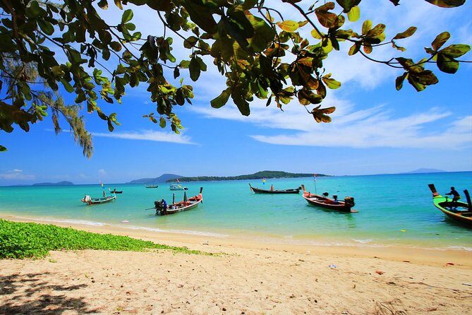 Phuket City Sights : Big Buddha, Wat Chalong & Scenic Viewpoints - Karon Viewpoint: your quick hit of triple-bay photos