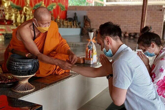Phuket City Tour – Old Town, Local Food, Temple & Viewpoint - Stop 2: Old Phuket Town for street art, shophouses, and quick browsing