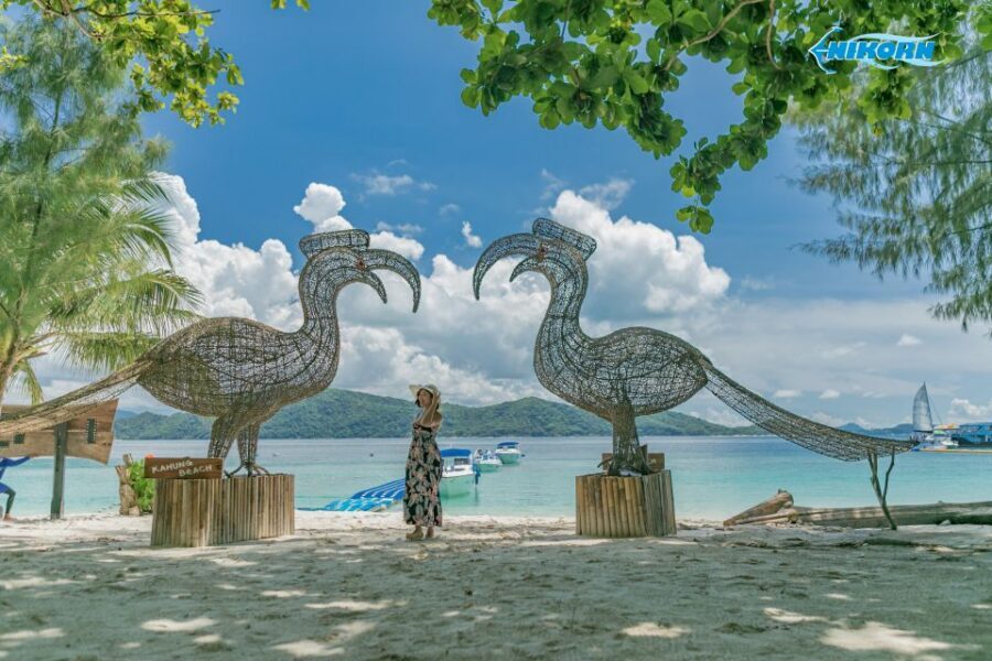 Phuket: Coral Island Day Tour by Speedboat - Lunch at Kahung Beach: a real break, not a filler