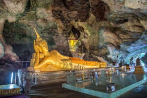 Phuket: James Bond Island by Longtail Boat Small Group Tour - Ko Panyi Floating Village: Lunch Over the Water