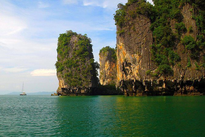 Phuket: James Bond Island by Premium Speedboat with Lunch - Ko Panyi Buffet Lunch in the Stilt Village