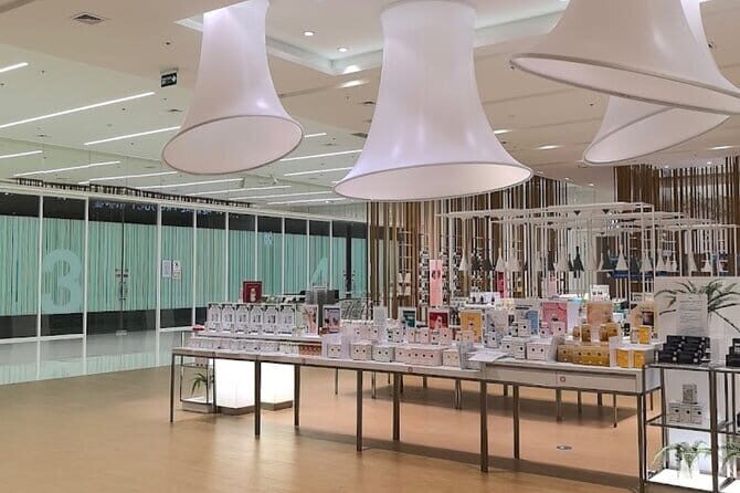 Phuket Local Shopping Factory - Stop 1: Herb & Health Gallery Phuket for Thai Skincare, Teas, and Souvenir Gifts