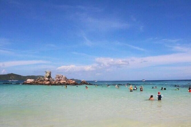 PHUKET: Phi Phi Island by Luxury Cruise"Exc. Gold Class VIP"Lunch - Phi Phi Don Island buffet lunch: fuel for the rest of the day
