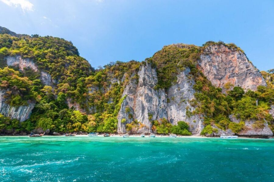 Phuket: Phi Phi Islands and Maya Bay Day Trip with Lunch - Key points at a glance