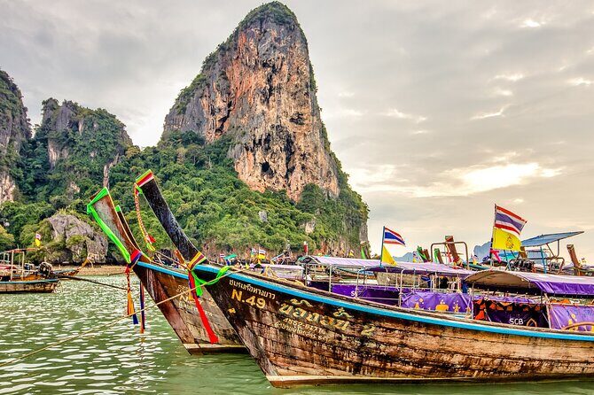 Phuket Phiphi-Phhpi Phuket Ferry include Transfer to hotel - The Ferry Ride: Comfort, a Restroom, and an Ao Tonsai Stop
