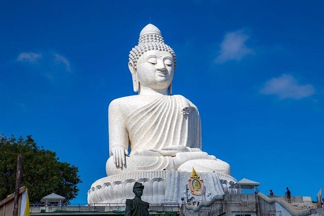 Phuket Sightseeing Tour with the insider guide - Wat Chalong: Phuket’s most elaborate temple stop