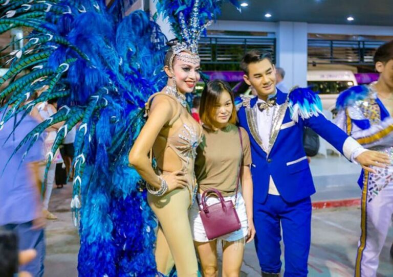 Phuket: Simon Cabaret Show Admission Ticket - What the evening feels like once the lights go down