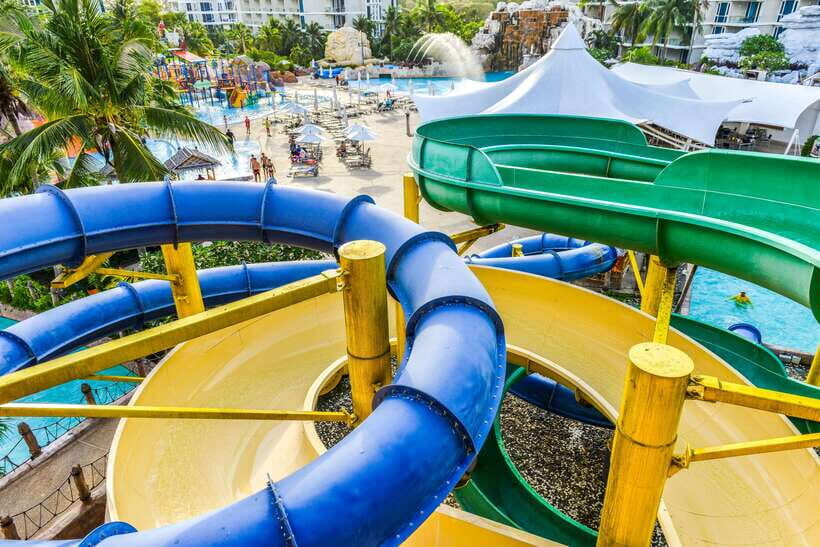 Phuket Splash Jungle Water Park Adventure - Food, drinks, and staying comfortable in the heat