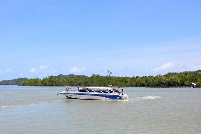 Phuket to Koh Lanta by Satun Pakbara Speed Boat - Koh Phi Phi stopover: a short detour with a purpose