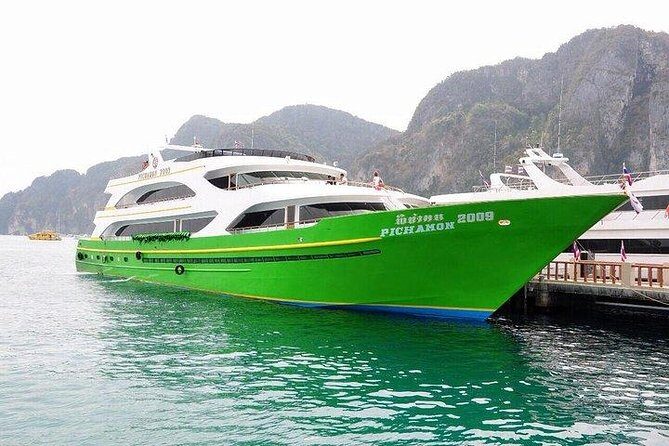 Phuket to Koh Phi Phi by Express Boat - Group Size and Comfort: Up to 350 People