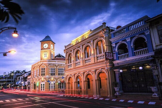 Phuket Tour to Karon View Point, Big Buddha and Wat Chalong - Stop 4: Old Phuket Town and Sino-Portuguese street heritage