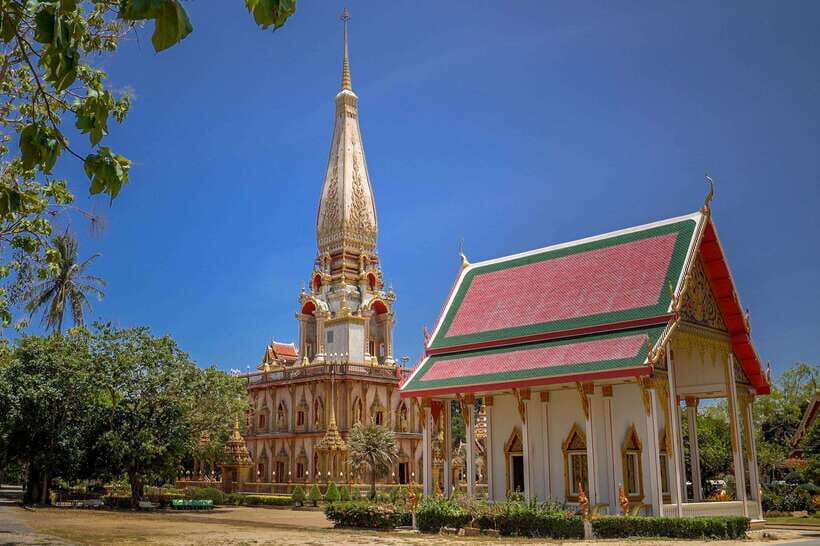 Phuket: Wat Chalong, Viewpoint, and Old Town Guided Tour - Wat Chalong: Phuket’s main temple and why the details matter