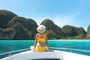 Phuket: Wow Andaman Snorkeling Trip to Phi Phi & Bamboo Islands - Speedboat to Ko Phi Phi Lee: your first big scenery hit