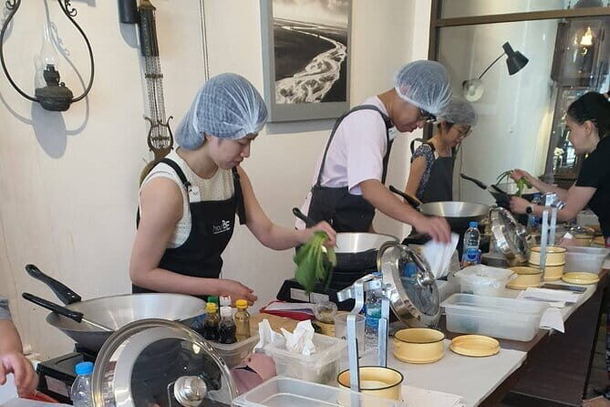 Phuketian Cooking Class With Market Tour - Phuketian Market to Table Flow: Why This Class Feels Useful