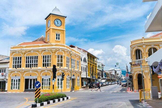 Premium Private Phuket key viewpoints & attractions with Local Guide - Stop 4: Chaithararam (Wat Chalong) and the Luang Pho statues